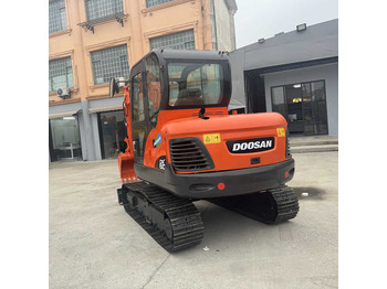 Escavadora de rastos DOOSAN DX225