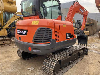 Escavadora de rastos Used excavator doosan dx60  excavators earth-moving machinery doosan dx60 dx80 dx75 dx225 dh60 dh60-7for sale: foto 2