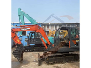 Escavadora de rastos DOOSAN DX225