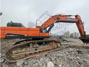 Escavadora de rastos low price Used Doosan excavator DX520LC-9C in good condition for sale: foto 3