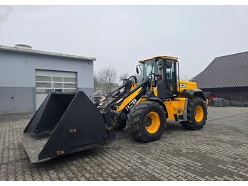 Carregadeira de rodas JCB