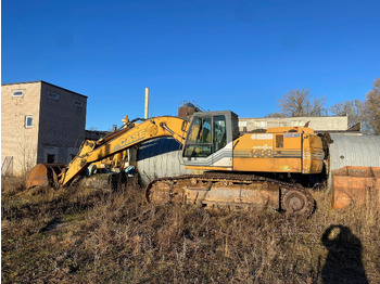 Escavadora de rastos CASE