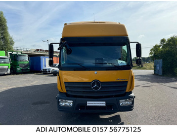 Caminhão furgão MERCEDES-BENZ Atego 823
