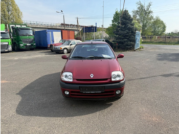 Sedã RENAULT
