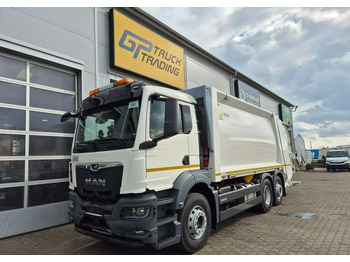 Caminhão de lixo MAN TGS