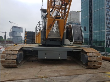 Guindaste sobre esteiras LIEBHERR LR 1160