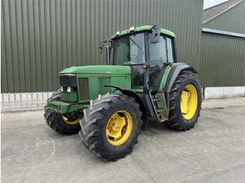 Trator JOHN DEERE 6800