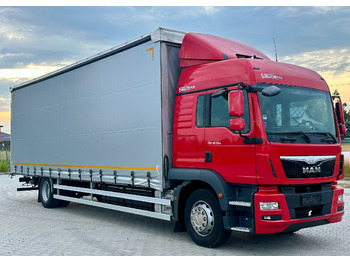 Caminhão com lona MAN TGM 18.290