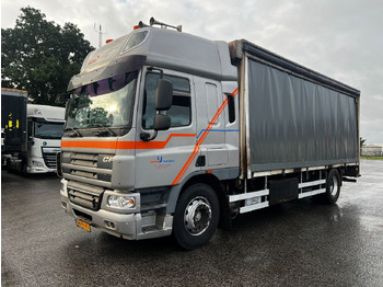 Caminhão com lona DAF CF 75 250