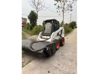 Mini carregadeira BOBCAT S16