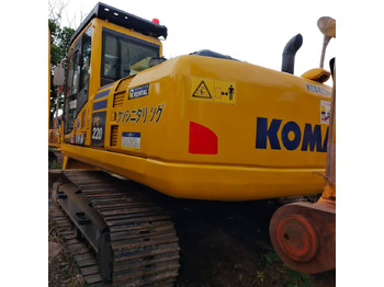 Escavadora de rastos KOMATSU PC200-8