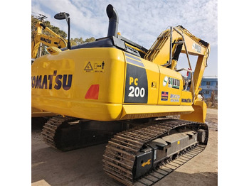 Escavadora de rastos KOMATSU PC200-8
