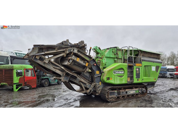 Máquina de construção TEREX