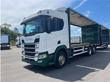 Caminhão com lona SCANIA R 500