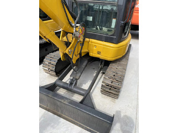 Mini escavadeira KOMATSU PC30
