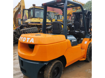 Empilhadeira a diesel TOYOTA FD50: foto 2
