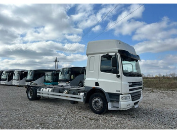 Caminhão chassi DAF CF 75 310