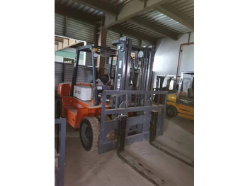 Empilhadeira a diesel HELI 70 DIESEL FORKLIFT 7TON: foto 3