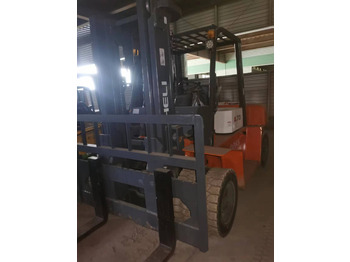 Empilhadeira a diesel HELI 70 DIESEL FORKLIFT 7TON: foto 5