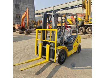 Empilhadeira a diesel KOMATSU