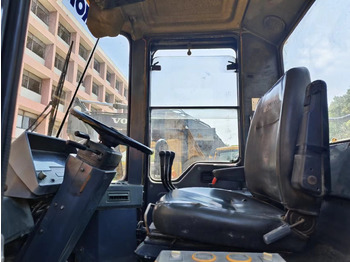 Carregadeira de rodas KOMATSU WA470-3: foto 5