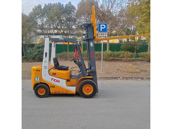 Empilhadeira a diesel TCM
