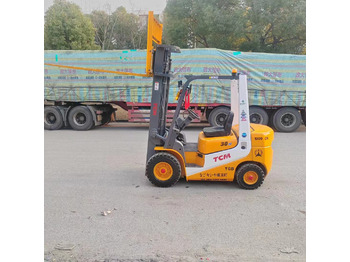Empilhadeira a diesel TCM FD30 diesel ISUZU engine forklift from Japan: foto 3