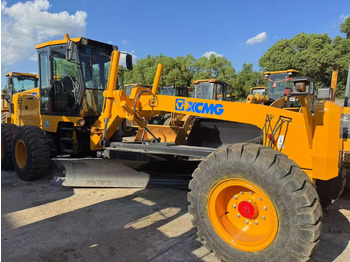 Motoniveladora XCMG GR180