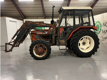 Trator ZETOR