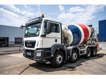 Caminhão betoneira LIEBHERR