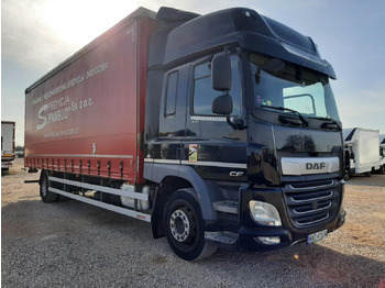 Caminhão com lona DAF CF 320