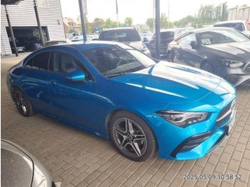 Sedã MERCEDES-BENZ