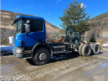 Caminhão chassi SCANIA