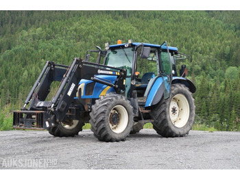 Trator NEW HOLLAND T5000