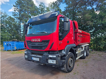 Caminhão basculante IVECO