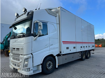 Caminhão furgão VOLVO FH 540