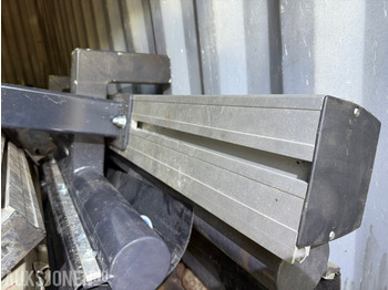 Caminhão Parti ca. 15 stk underkjøringshinder- noen ubrukte: foto 3