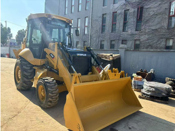 Retroescavadeira CATERPILLAR 420F