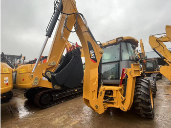 Retroescavadeira CATERPILLAR 420F2
