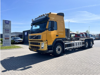 Caminhão com sistema de cabo VOLVO FM 480