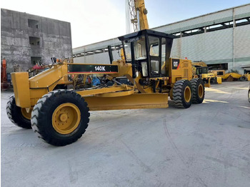 Motoniveladora CATERPILLAR 140K