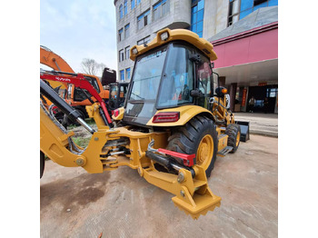 Retroescavadeira CATERPILLAR 420F
