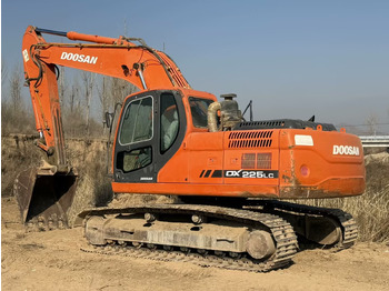 Escavadora de rastos DOOSAN DX225LC