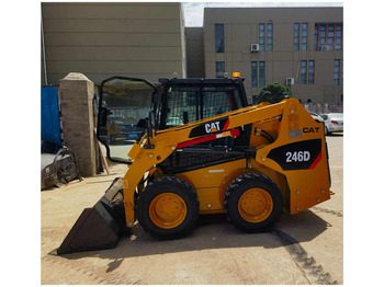 Mini carregadeira CATERPILLAR
