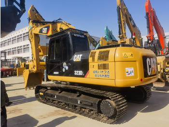 Escavadeira CATERPILLAR 323D
