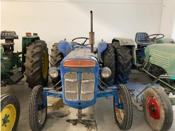 Trator FORDSON