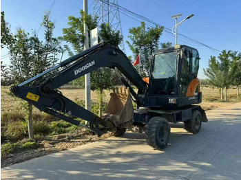 Mini escavadeira DOOSAN DX60
