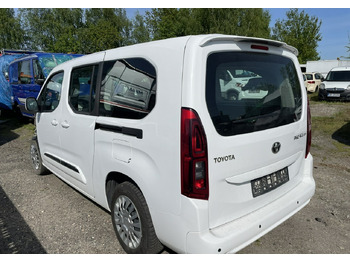 Automóvel TOYOTA