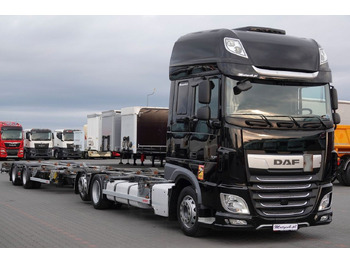 Caminhão transportador de contêineres/ Caixa móvel DAF XF 480
