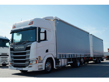 Caminhão com lona SCANIA R 450